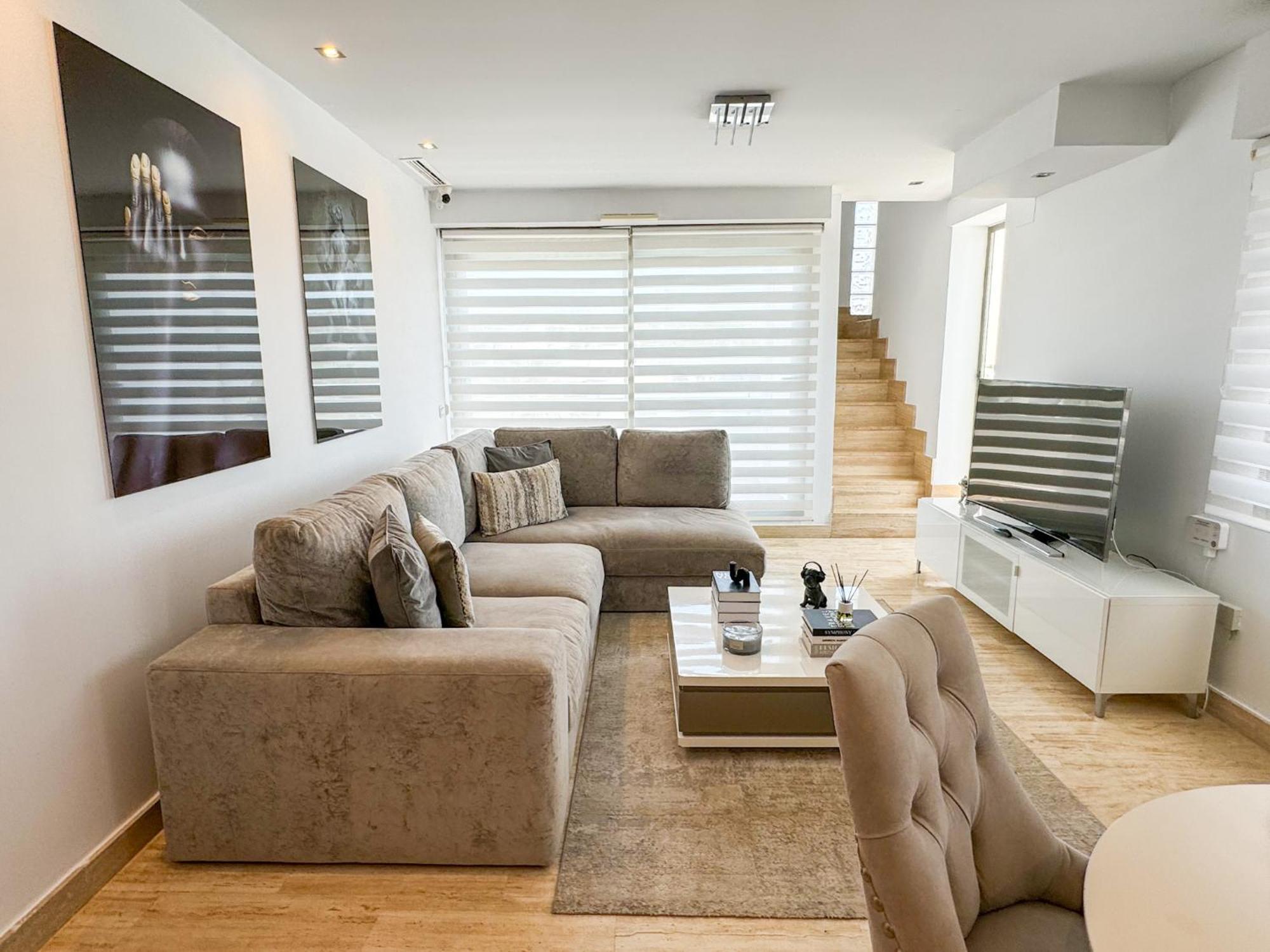 Apartment Luxurious 2 Bedroom With Terrace And Views *